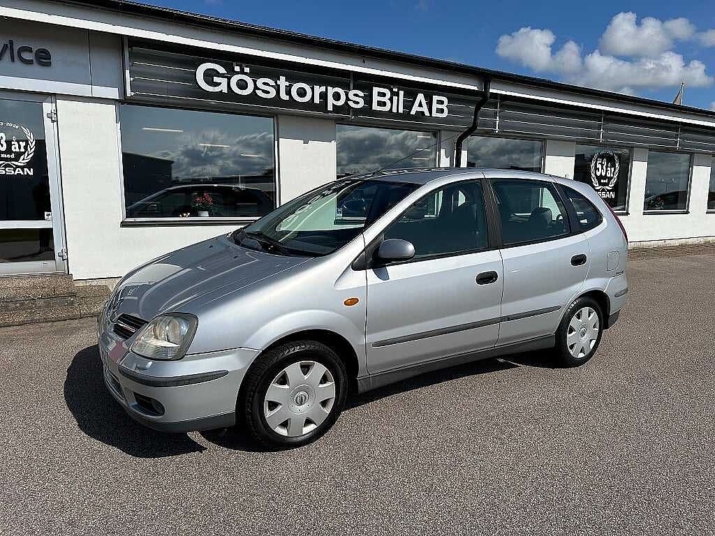 Nissan Almera Tino