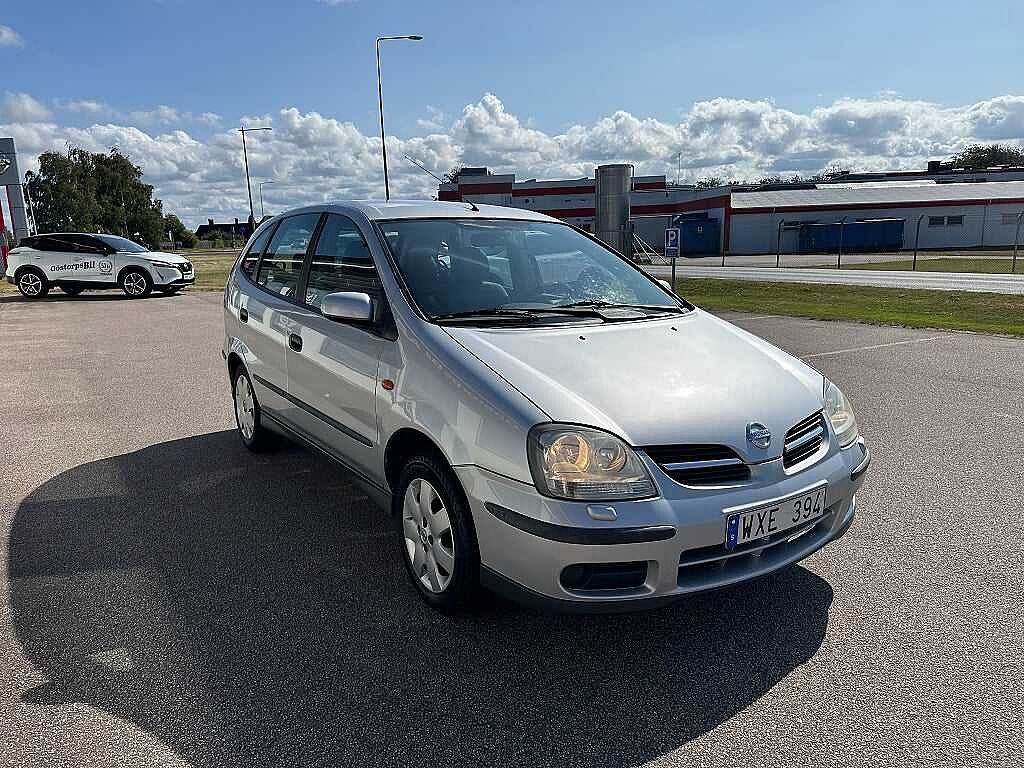 Nissan Almera Tino