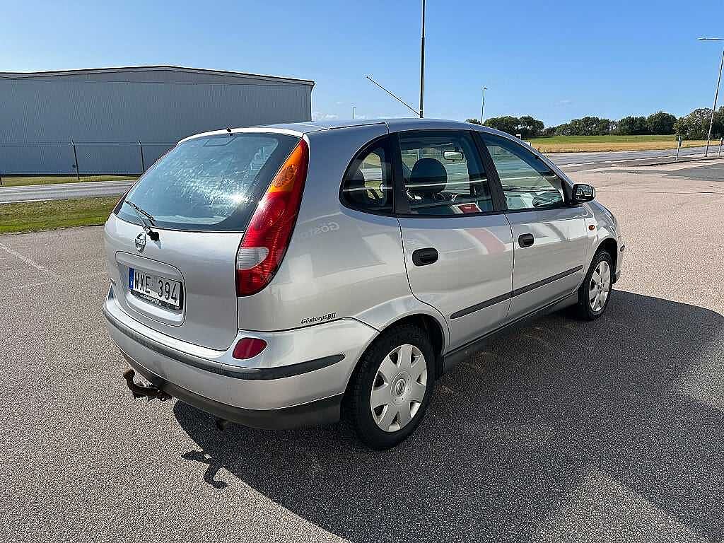 Nissan Almera Tino