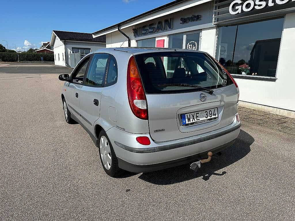 Nissan Almera Tino
