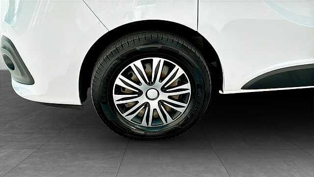 Nissan NV300